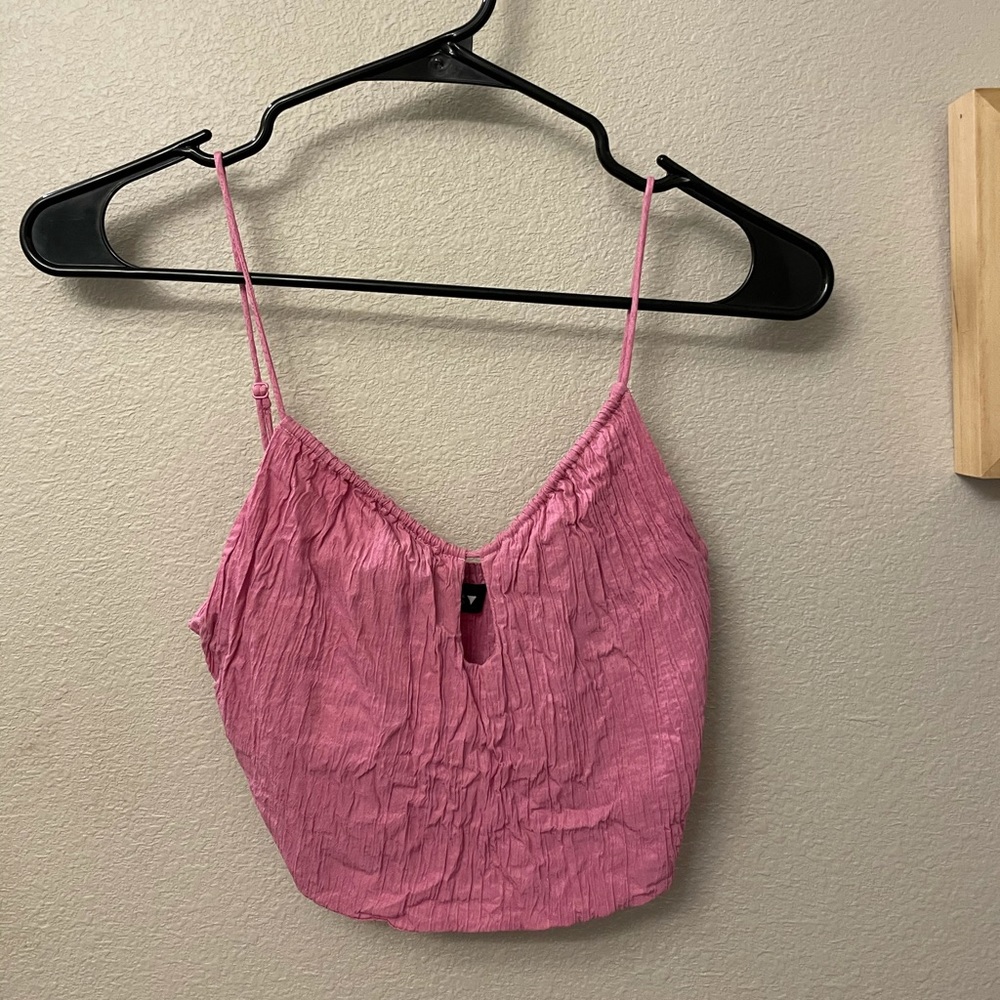 Pink keyhole tank